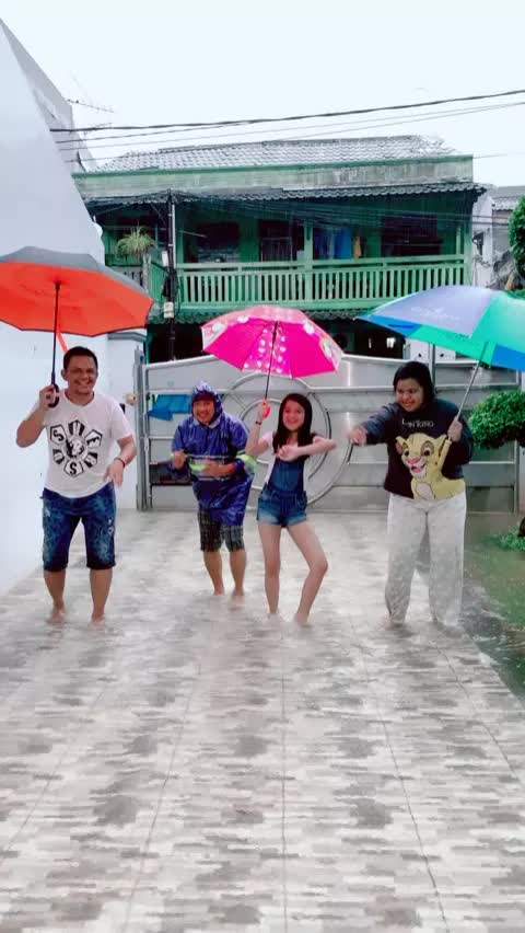 Annisa Aurelia K Annisa Ak On Likee Guys Rumah Aku Banjir Likee Indonesia Iko