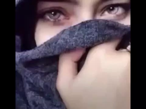 Туро ман дигар намехохам. Эй худо хорам макун. Бе инсофи макун ба калби ман. Бе инсофи макун ба калби ман. Картинка барои ошикон.